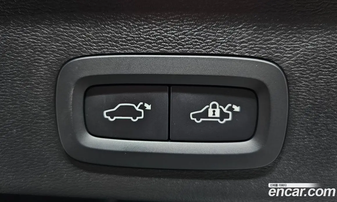 Volvo XC40 2023 2.0 автомат (гидро), фото 35