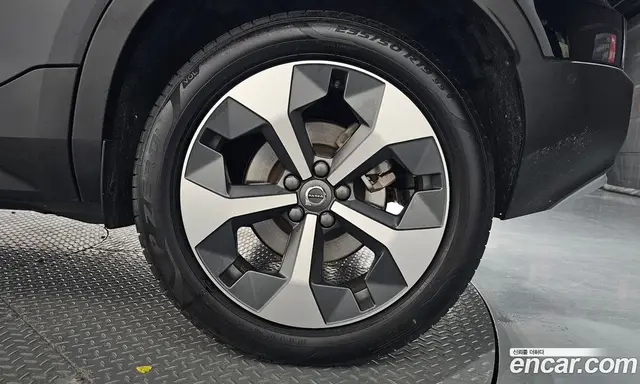 Volvo XC40 2023 2.0 автомат (гидро), миниатюра 7