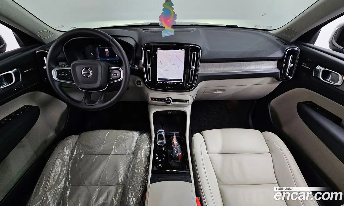 Volvo XC40 2023 2.0 автомат (гидро), фото 10