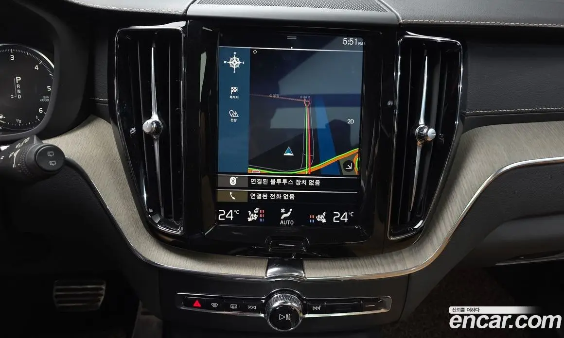 Volvo XC60 2019 2.0 автомат (гидро), фото 14