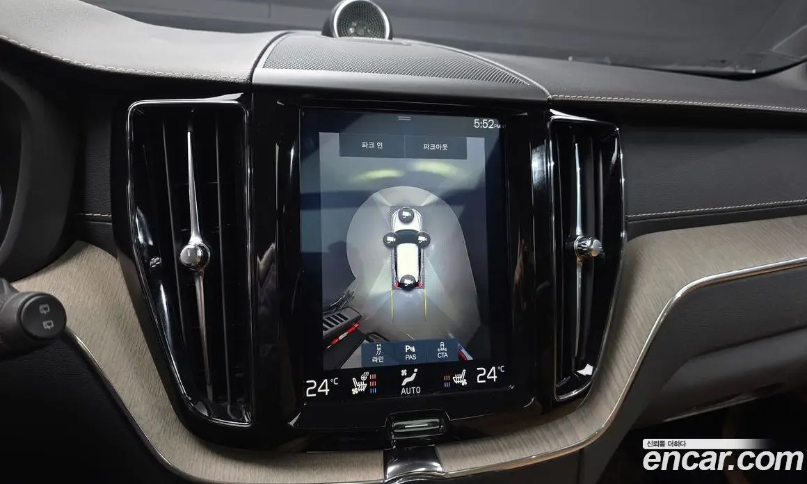 Volvo XC60 2019 2.0 автомат (гидро), фото 15