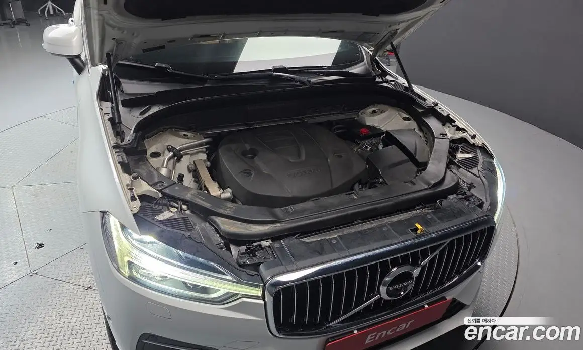 Volvo XC60 2019 2.0 автомат (гидро), фото 6