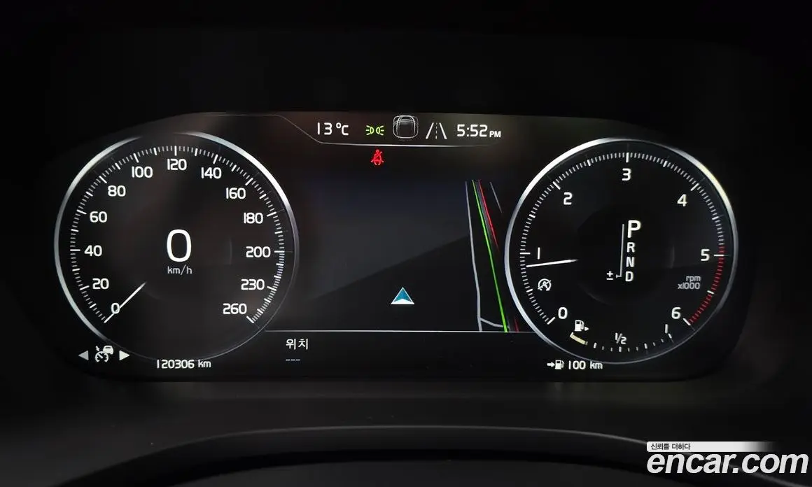 Volvo XC60 2019 2.0 автомат (гидро), фото 8