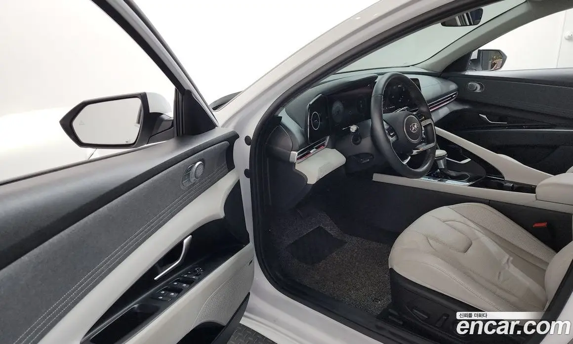 Hyundai Avante 2020 1.6 автомат (гидро), фото 13