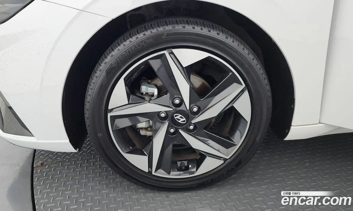 Hyundai Avante 2020 1.6 автомат (гидро), фото 5