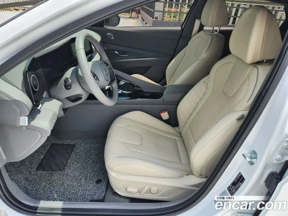 Hyundai Avante 2023 1.6 автомат (гидро), фото 12