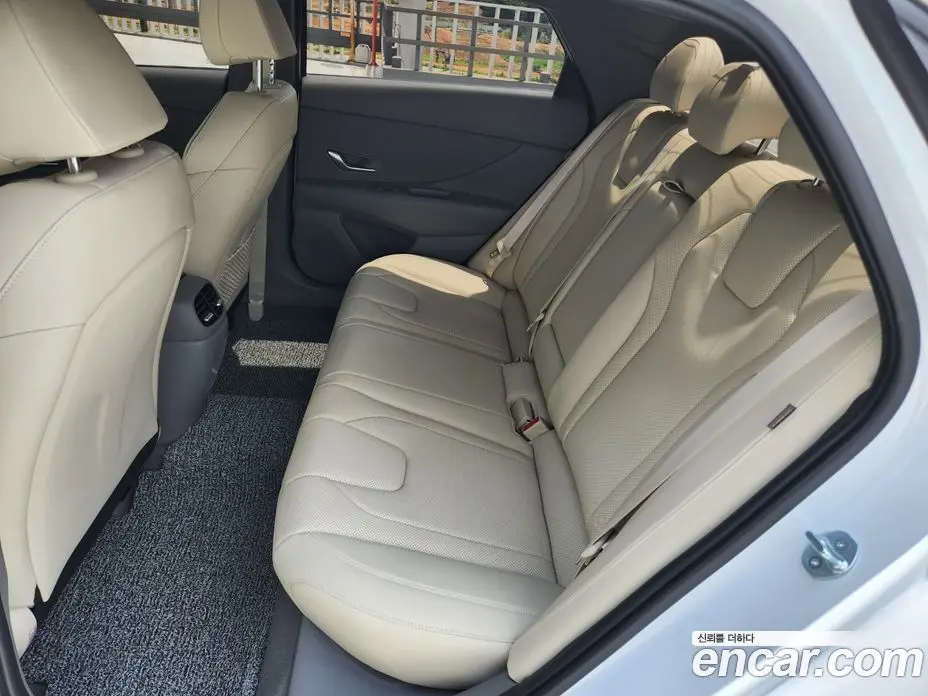 Hyundai Avante 2023 1.6 автомат (гидро), фото 13