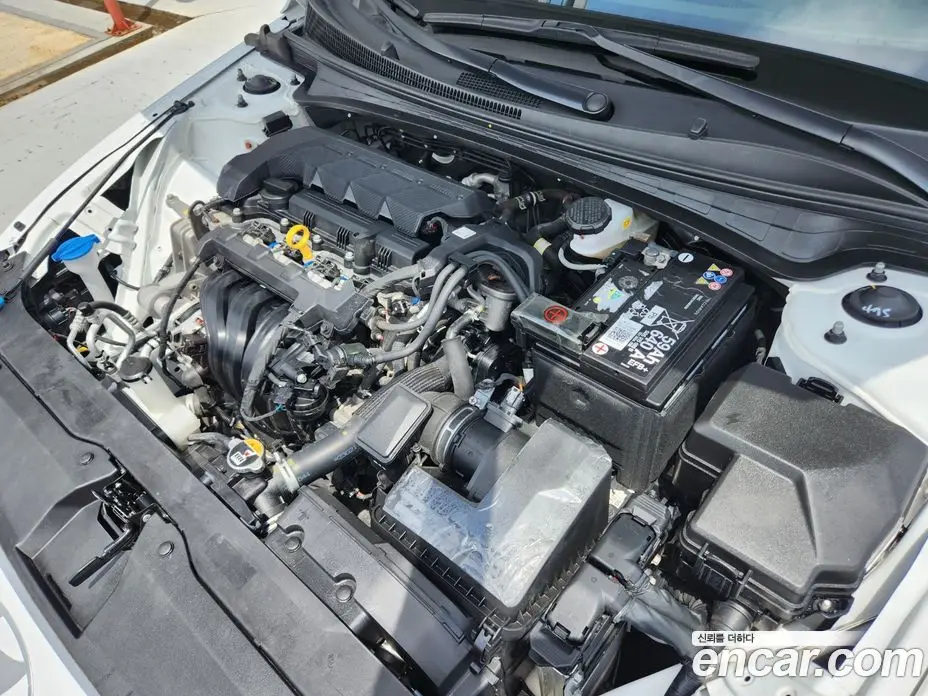 Hyundai Avante 2023 1.6 автомат (гидро), фото 20