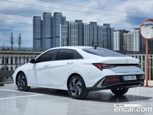 Hyundai Avante 2023 1.6 автомат (гидро), миниатюра 4