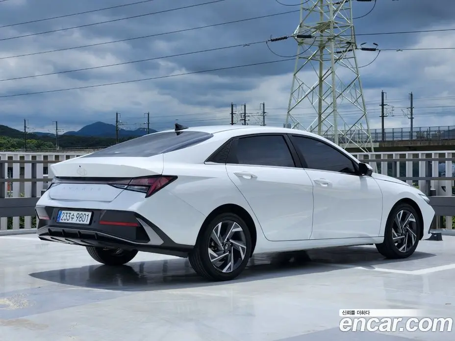 Hyundai Avante 2023 1.6 автомат (гидро), фото 5