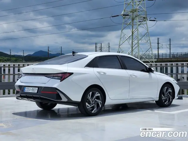 Hyundai Avante 2023 1.6 автомат (гидро), миниатюра 5