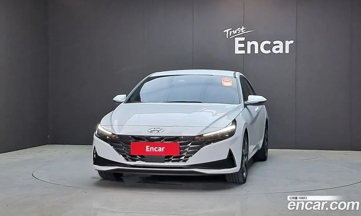 Hyundai Avante 2023 1.6 автомат (гидро), фото 3