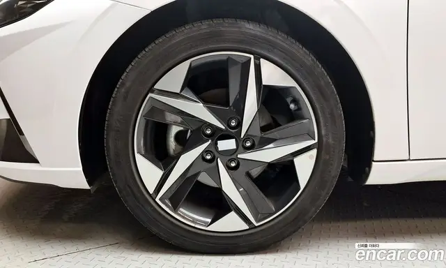 Hyundai Avante 2023 1.6 автомат (гидро), миниатюра 5