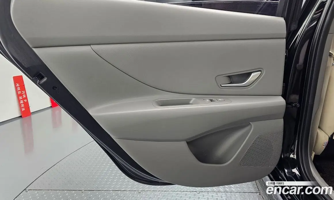 Hyundai Avante 2023 1.6 автомат (гидро), фото 15