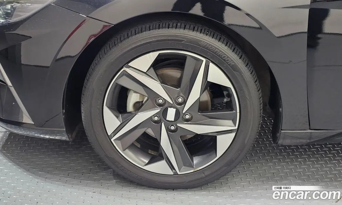 Hyundai Avante 2023 1.6 автомат (гидро), фото 5