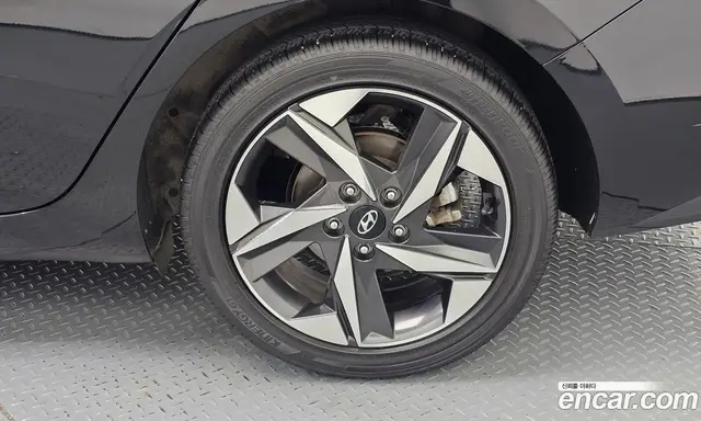 Hyundai Avante 2023 1.6 автомат (гидро), миниатюра 7