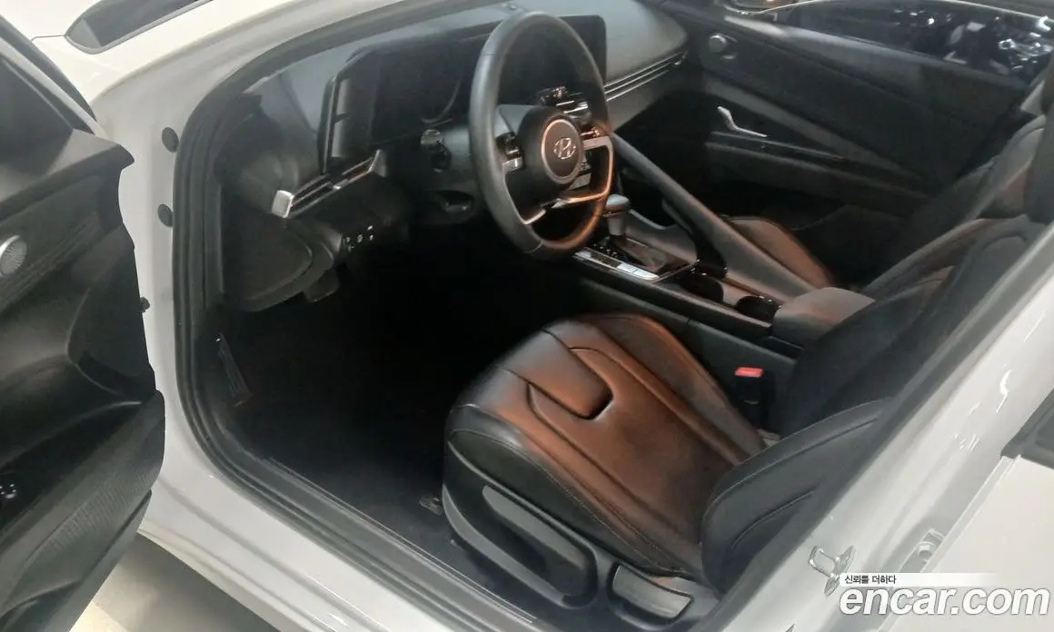 Hyundai Avante 2023 1.6 автомат (гидро), фото 16