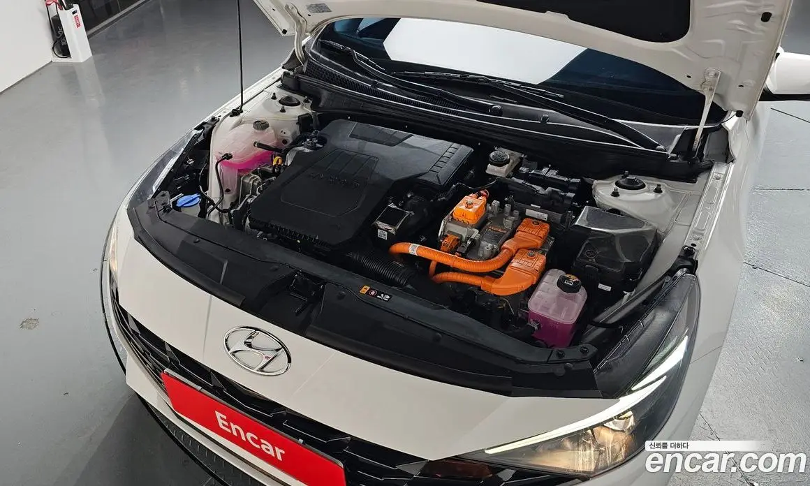 Hyundai Avante 2023 1.6 автомат (гидро), фото 5