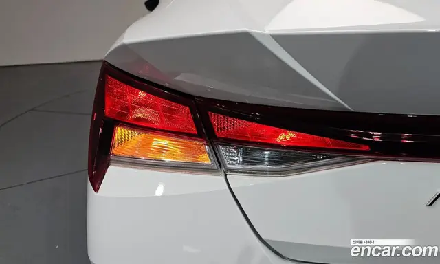 Hyundai Avante 2023 1.6 автомат (гидро), миниатюра 8