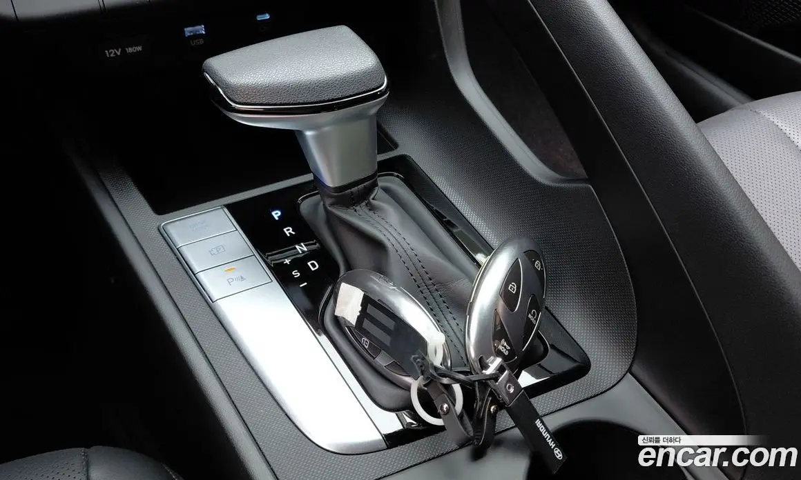 Hyundai Avante 2024 1.6 автомат (гидро), фото 12