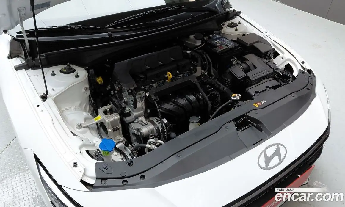 Hyundai Avante 2024 1.6 автомат (гидро), фото 6