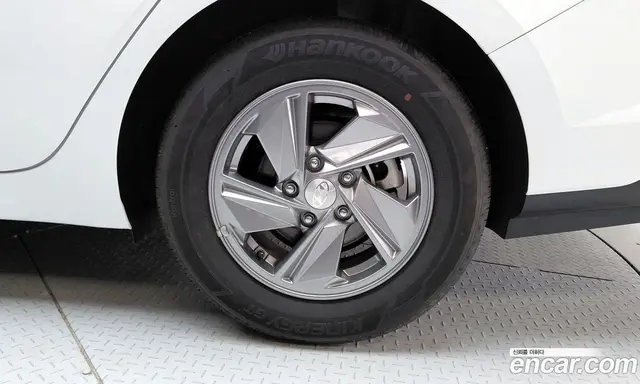 Hyundai Avante 2024 1.6 автомат (гидро), миниатюра 7