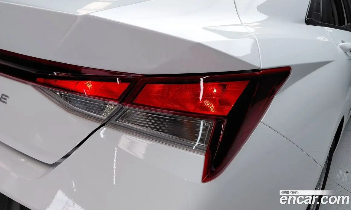 Hyundai Avante 2024 1.6 автомат (гидро), фото 9
