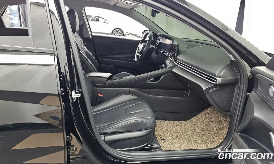 Hyundai Avante 2024 1.6 автомат (гидро), фото 17