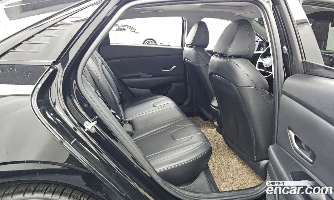 Hyundai Avante 2024 1.6 автомат (гидро), фото 18