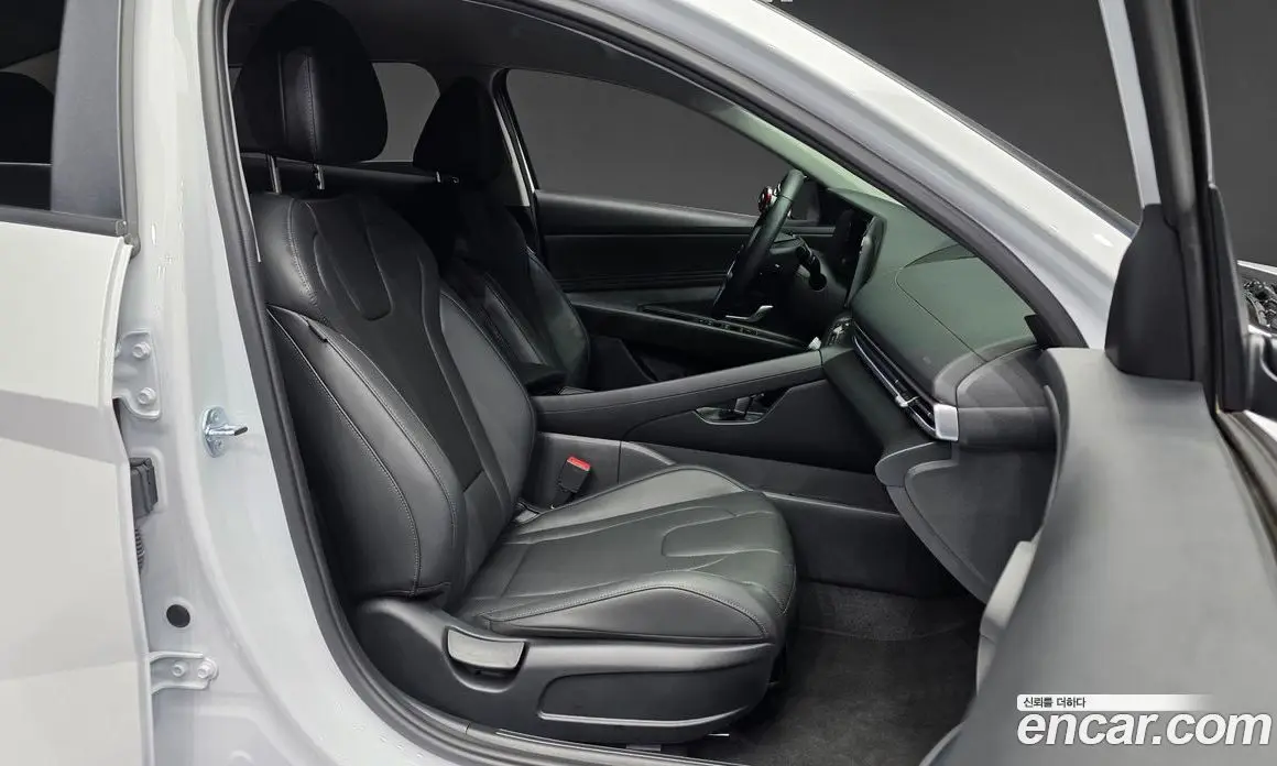 Hyundai Avante 2025 1.6 автомат (гидро), фото 11