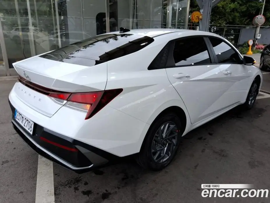 Hyundai Avante 2026 1.6 автомат (гидро), фото 11