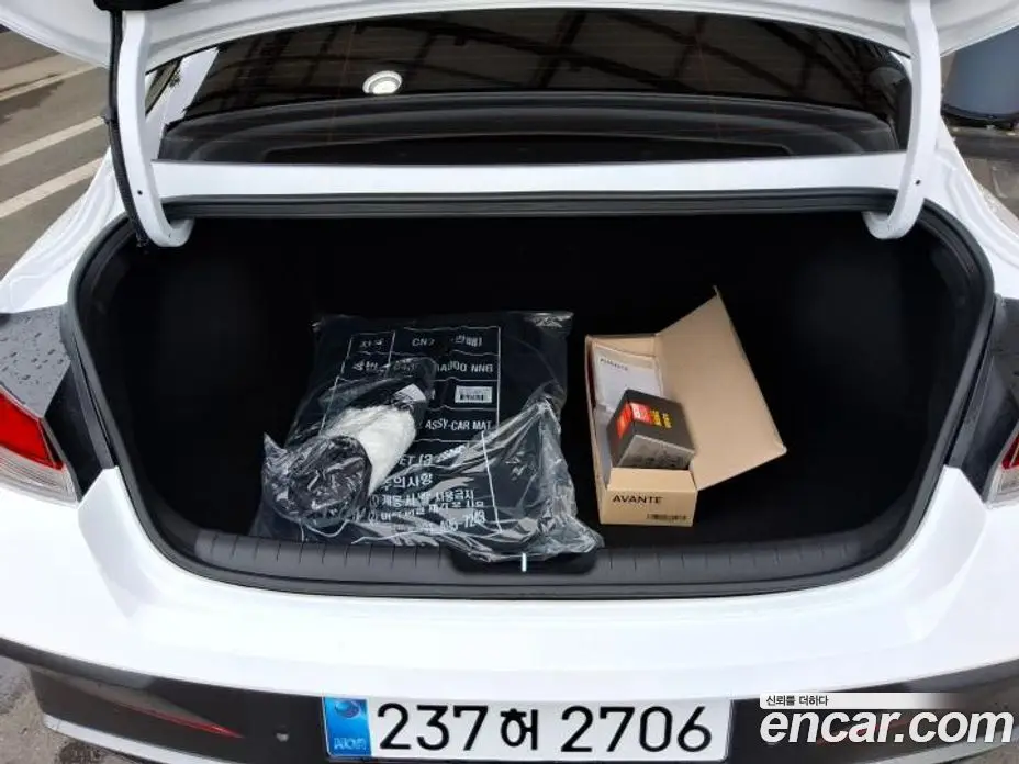 Hyundai Avante 2026 1.6 автомат (гидро), фото 13