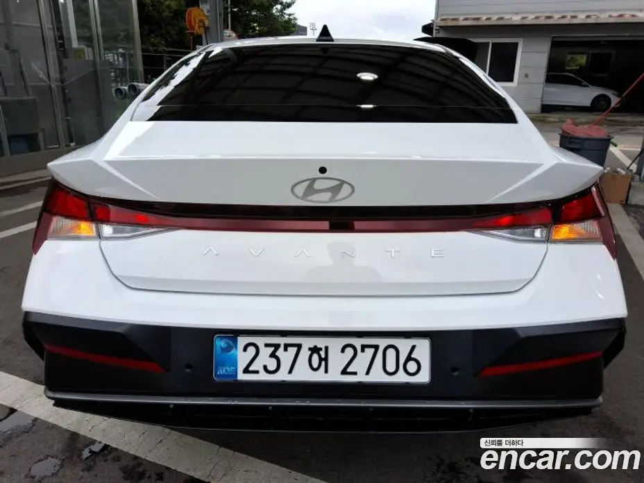 Hyundai Avante 2026 1.6 автомат (гидро), фото 4