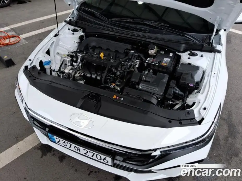 Hyundai Avante 2026 1.6 автомат (гидро), фото 6
