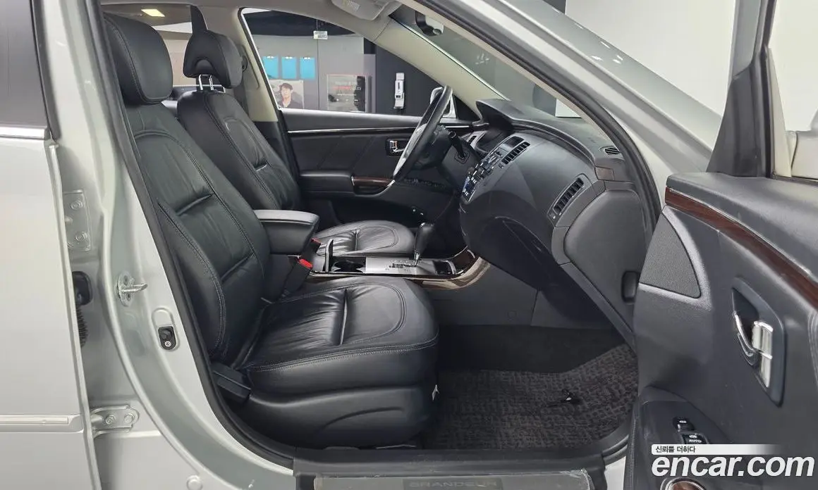 Hyundai Grandeur 2008 2.7 автомат (гидро), фото 11