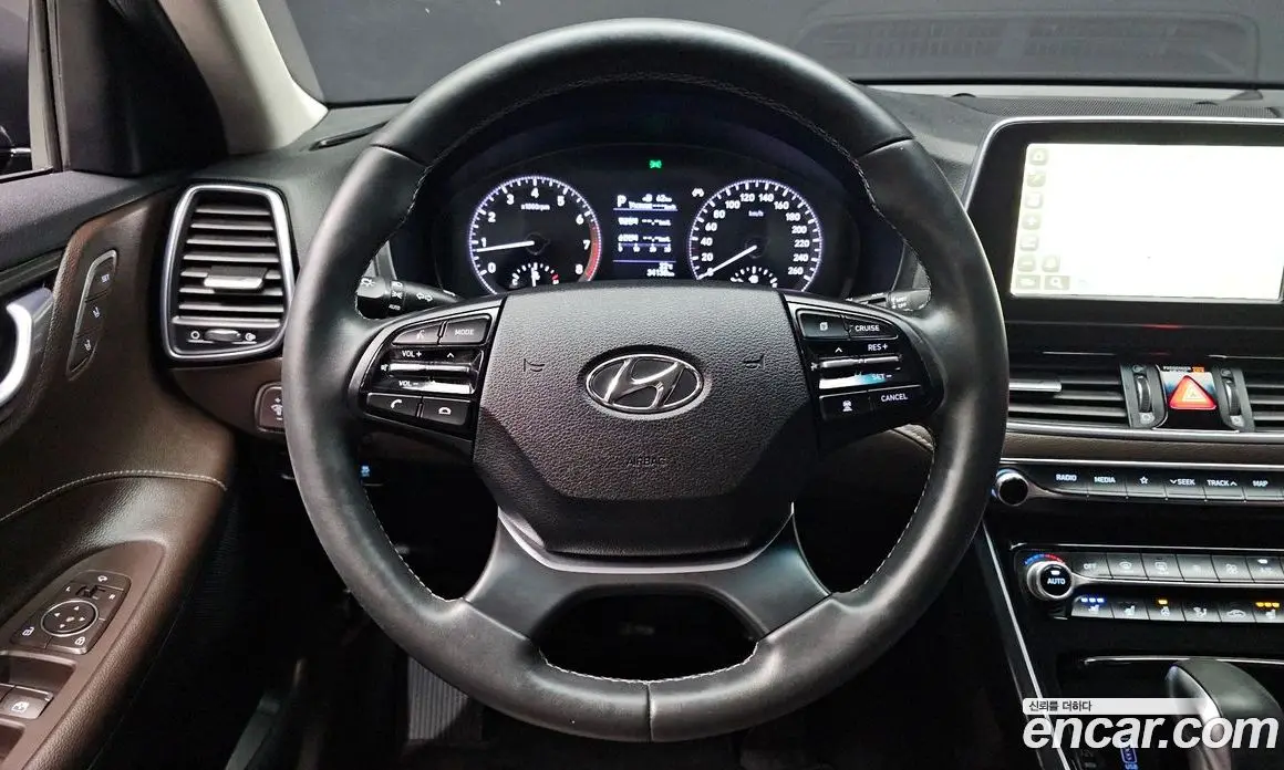 Hyundai Grandeur 2017 2.4 автомат (гидро), фото 21