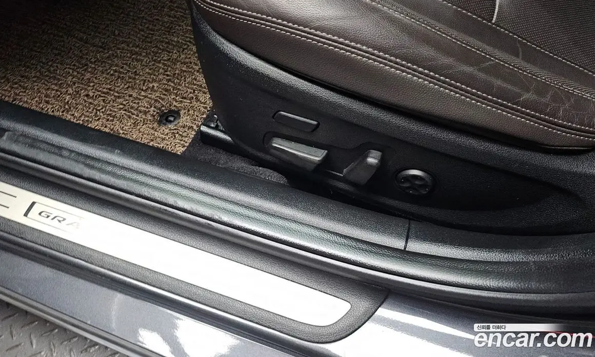Hyundai Grandeur 2018 3.0 автомат (гидро), фото 33