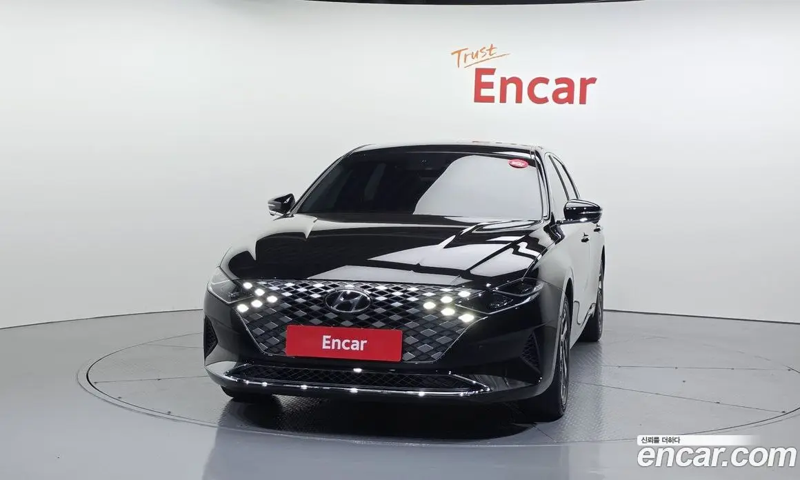 Hyundai Grandeur 2022 2.4 автомат (гидро), фото 3