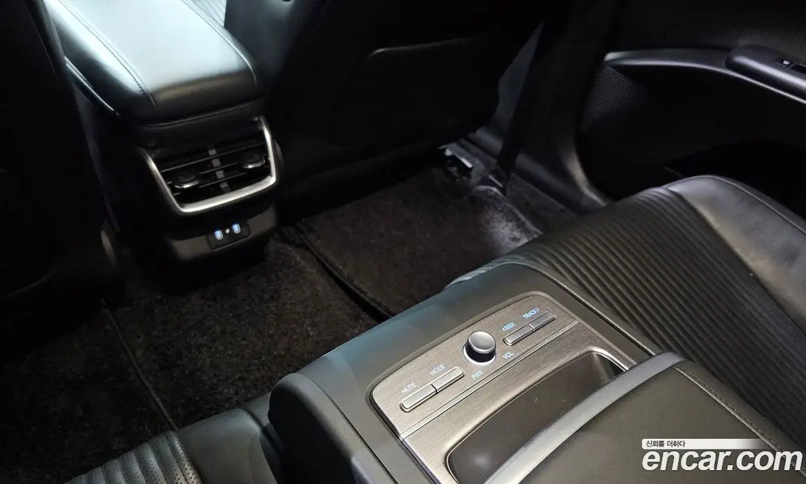 Hyundai Grandeur 2023 1.6 автомат (гидро), фото 18