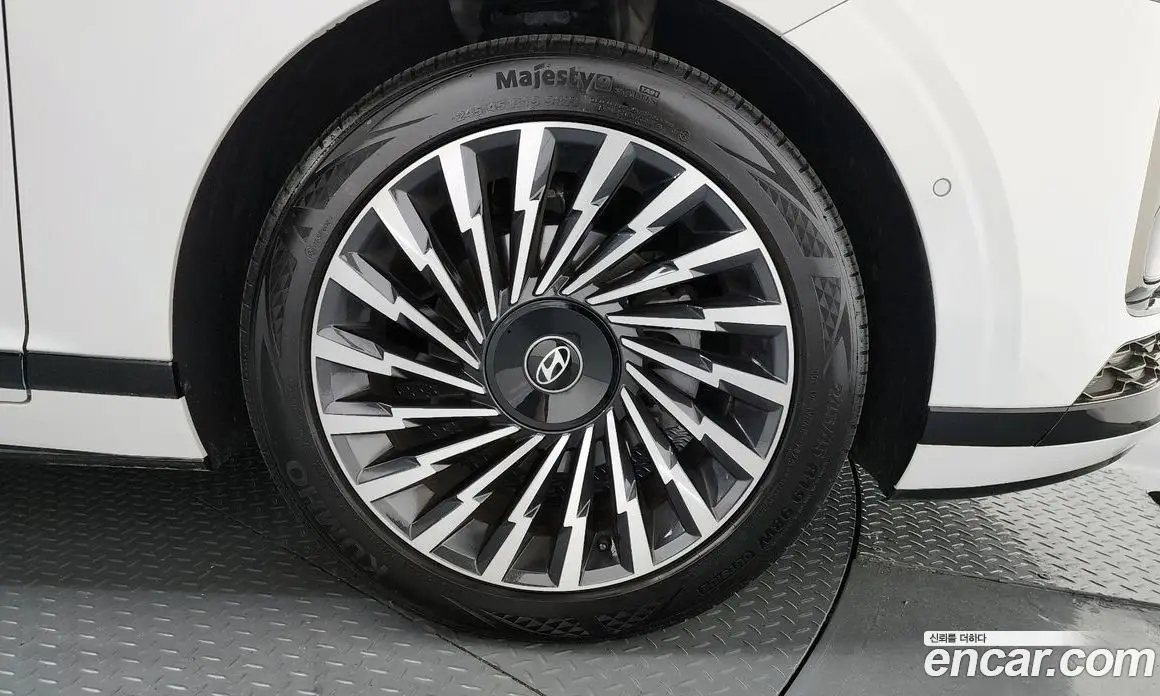 Hyundai Grandeur 2024 1.6 автомат (гидро), фото 6