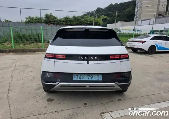 Hyundai Ioniq 5 2023 1.0 автомат (гидро), миниатюра 3
