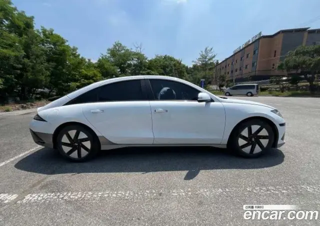 Hyundai Ioniq 6 2024 0.1 автомат (гидро), миниатюра 12