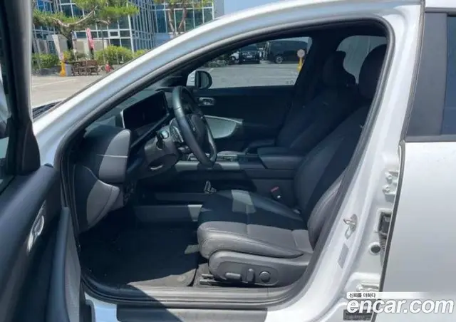 Hyundai Ioniq 6 2024 0.1 автомат (гидро), миниатюра 4