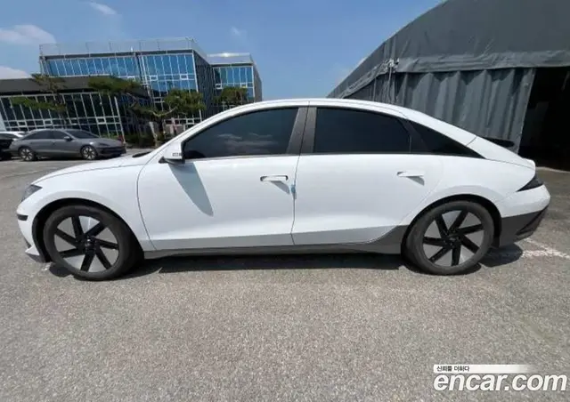 Hyundai Ioniq 6 2024 0.1 автомат (гидро), миниатюра 5