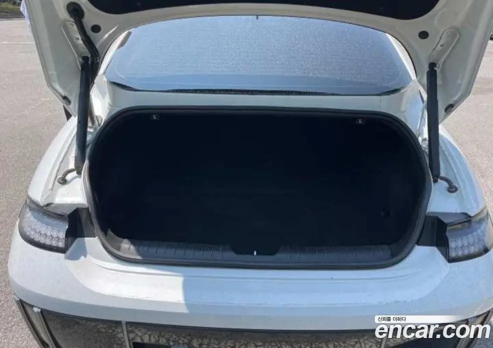 Hyundai Ioniq 6 2024 0.1 автомат (гидро), фото 9