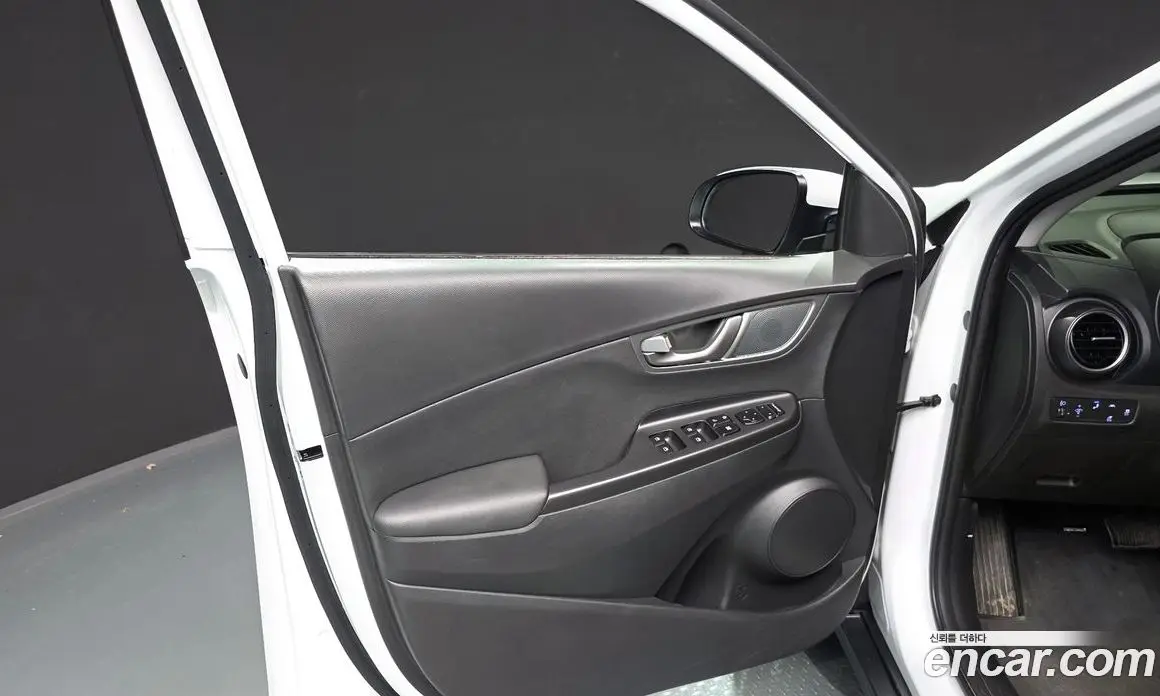 Hyundai Kona 2020 0.2 автомат (гидро), фото 14