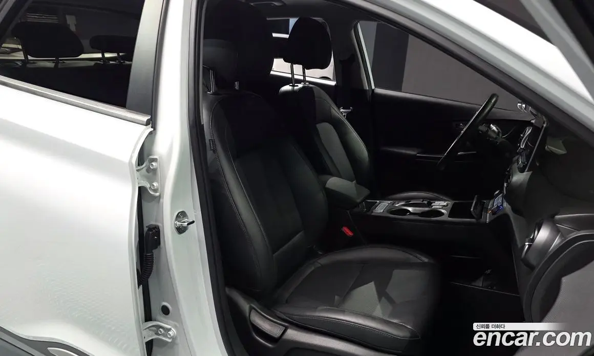 Hyundai Kona 2020 0.2 автомат (гидро), фото 16