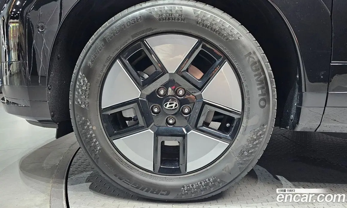 Hyundai Santa Fe 2024 1.6 автомат (гидро), фото 5