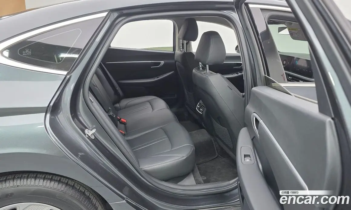 Hyundai Sonata 2023 2.0 автомат (гидро), фото 11