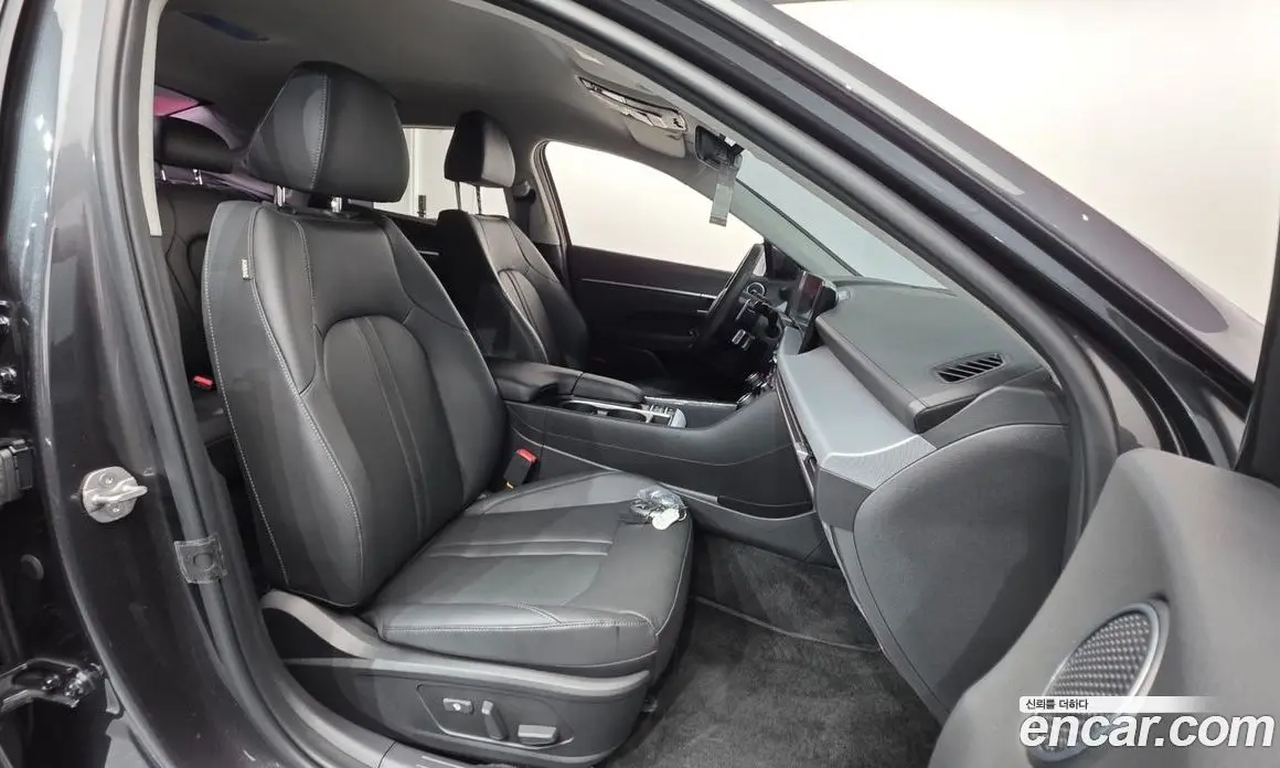 Hyundai Sonata 2024 1.6 автомат (гидро), фото 13